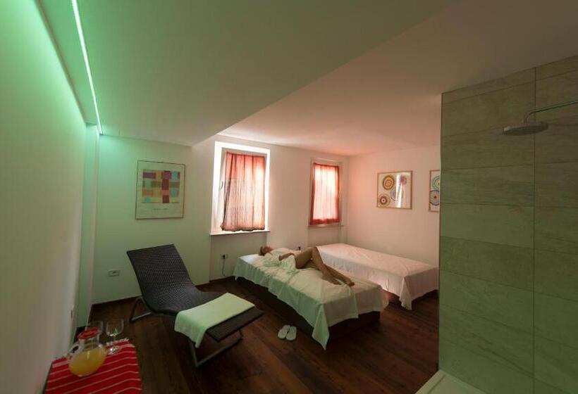 בית מלון כפרי Romanda