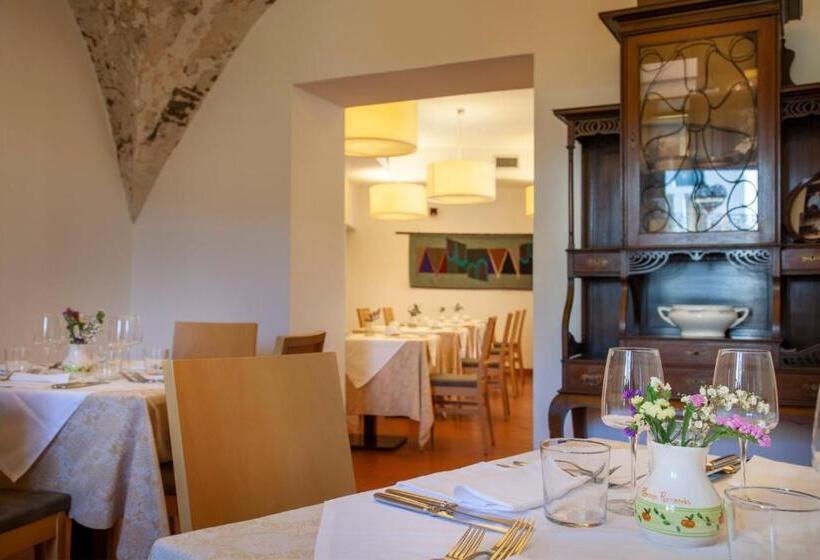 בית מלון כפרי Romanda