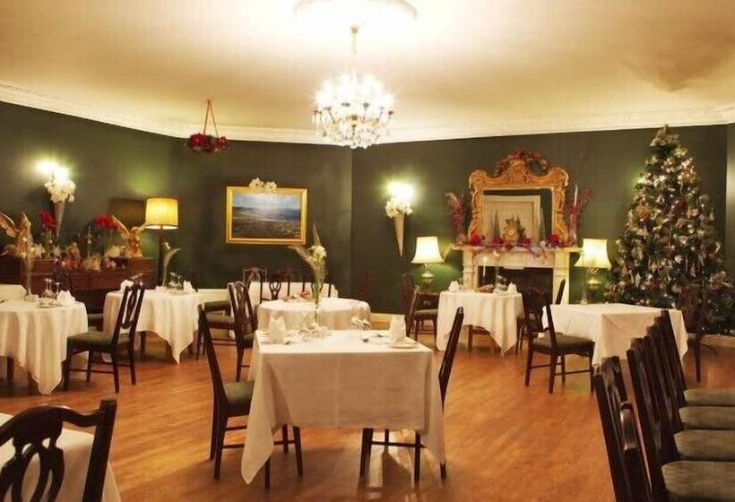 בית מלון כפרי Castle Grove Country House