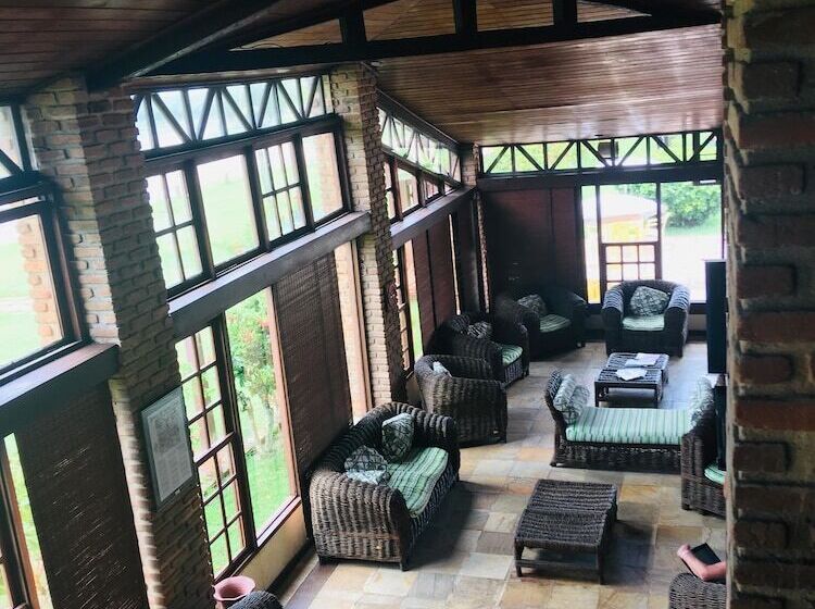 בית מלון כפרי Sueds Cabralia