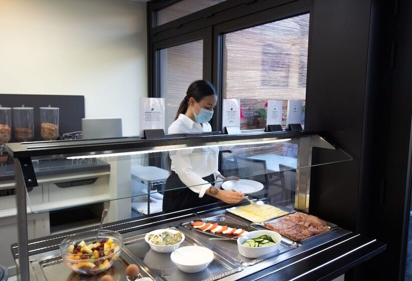 酒店 Taormina Brussels Airport