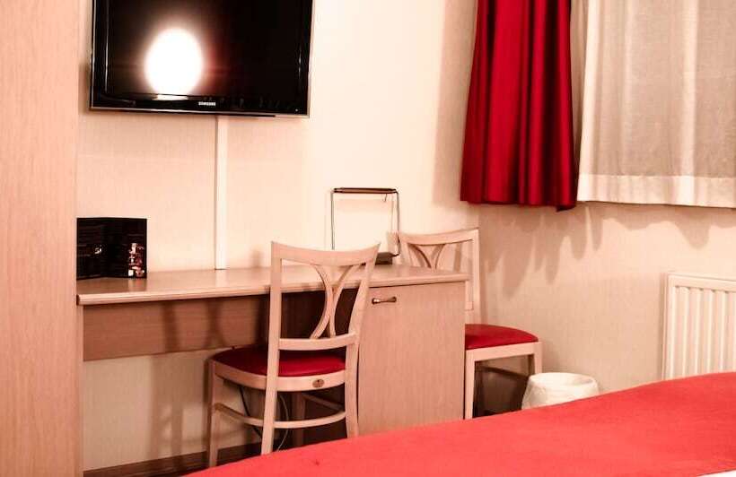 Отель Taormina Brussels Airport