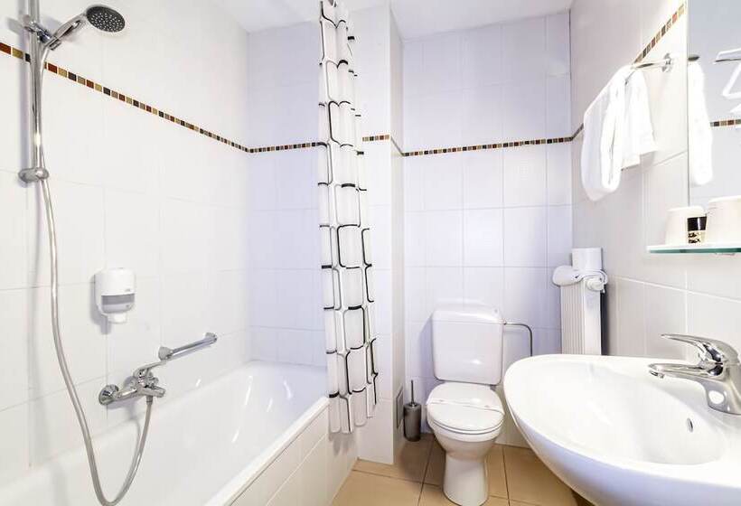 Отель Taormina Brussels Airport