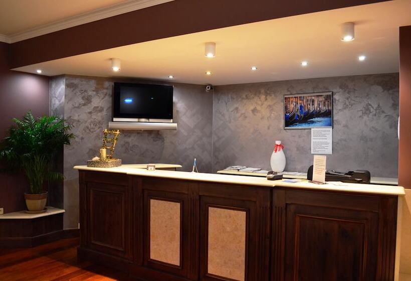 酒店 Taormina Brussels Airport