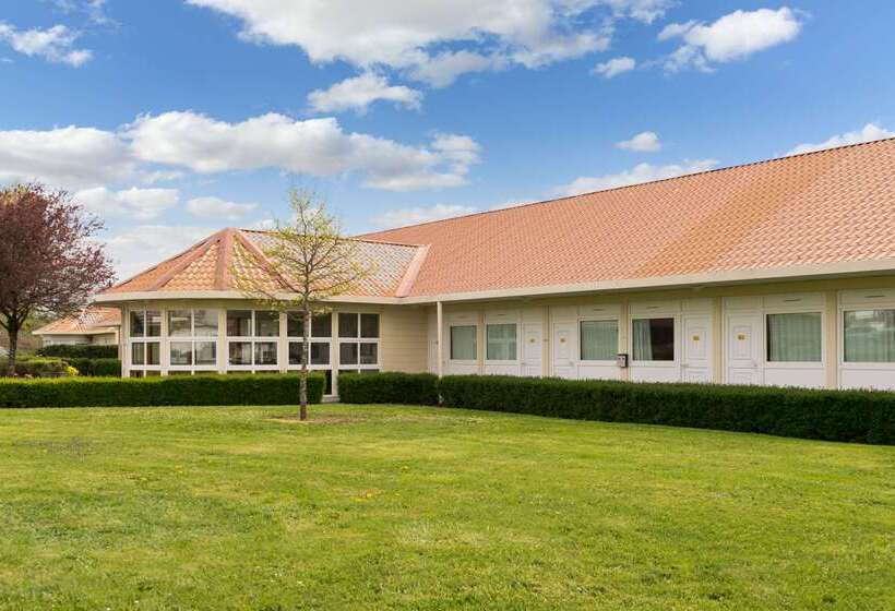 ホテル The Originals Access Aéroport, Hôtel Aurillac