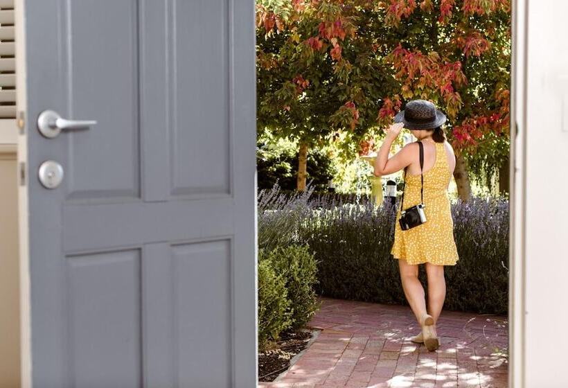 The Studios By Manna, Ascend Hotel Collection