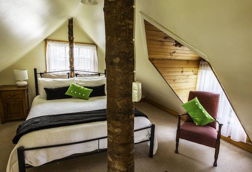 בית מלון כפרי Touchwood Cottages