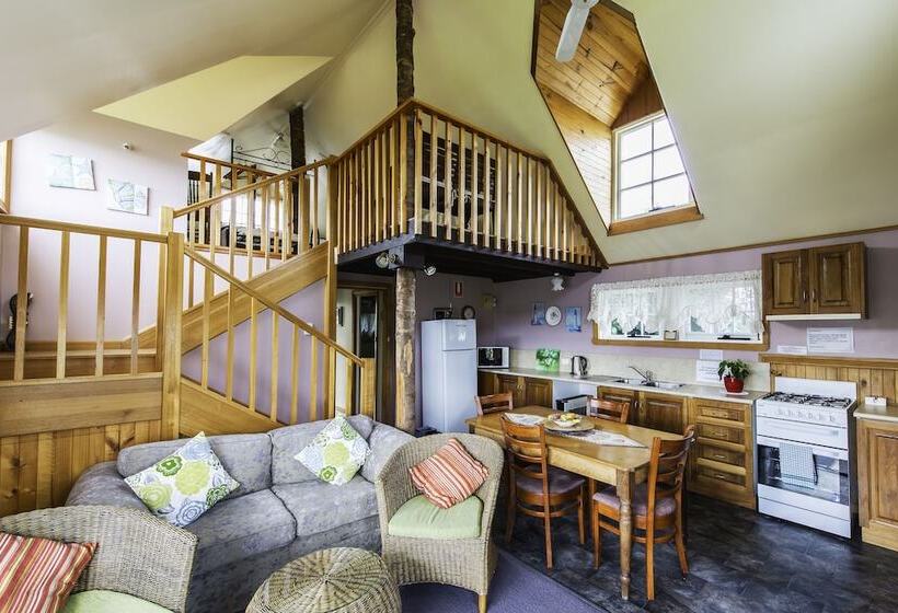 فندق Touchwood Cottages