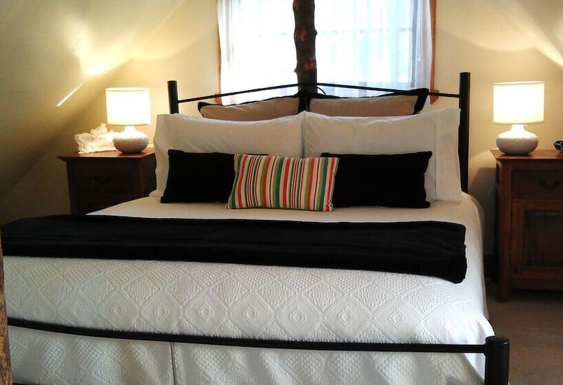 فندق Touchwood Cottages