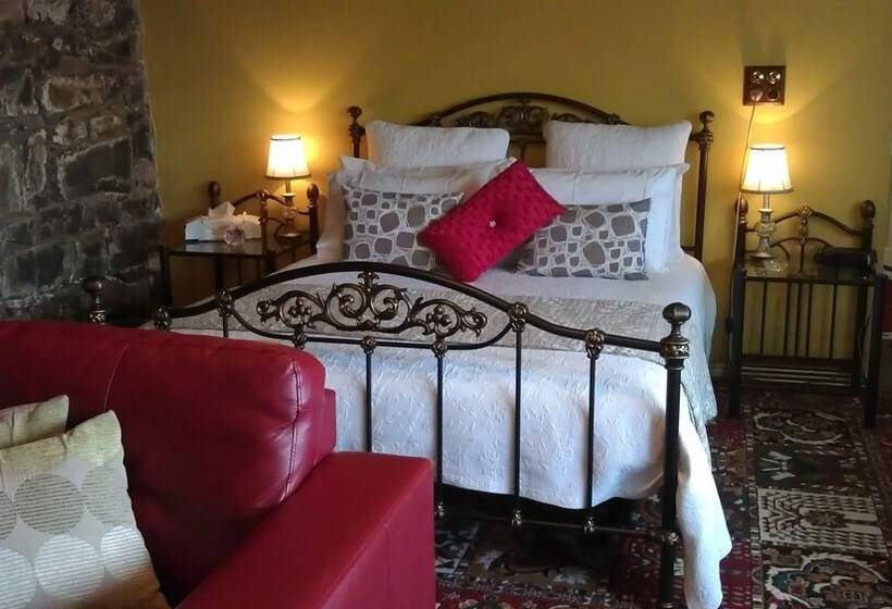 فندق Touchwood Cottages