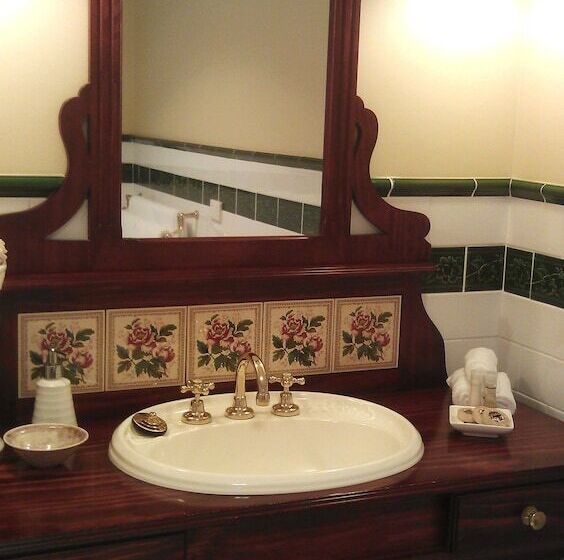 فندق Touchwood Cottages