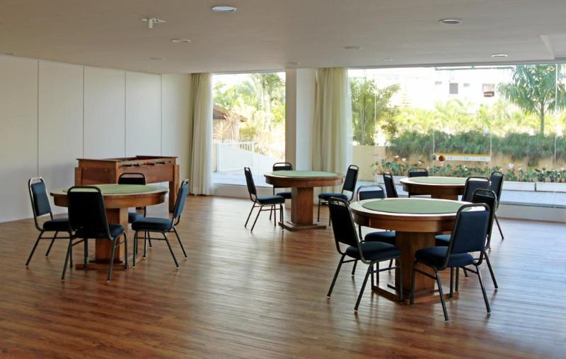 Отель Travel Inn Flats Riviera