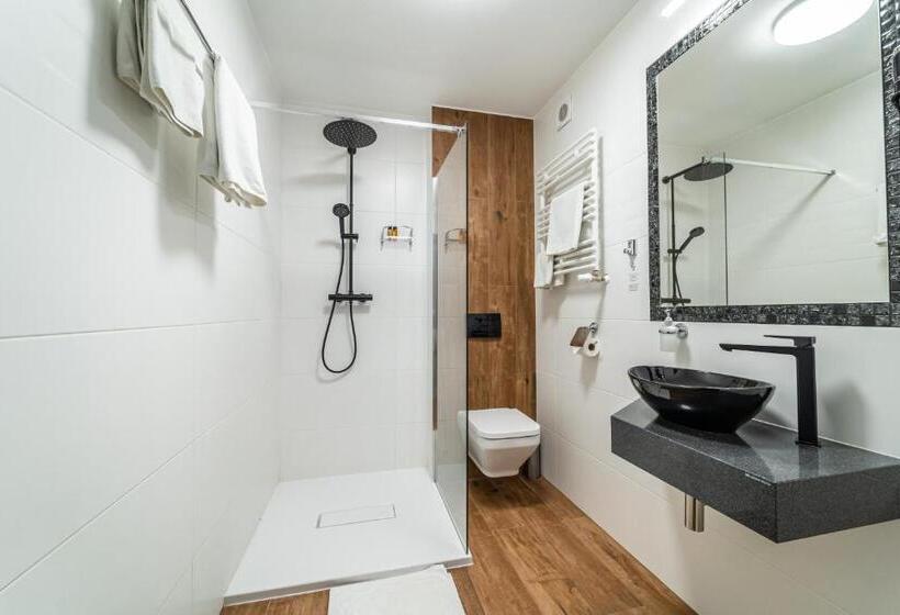 בית מלון כפרי Weneda