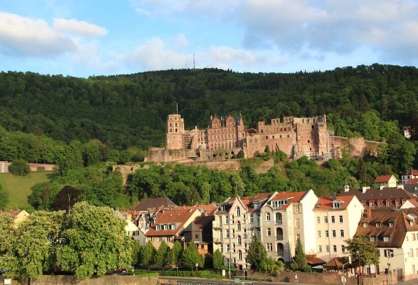 هتل Zur Alten Brucke