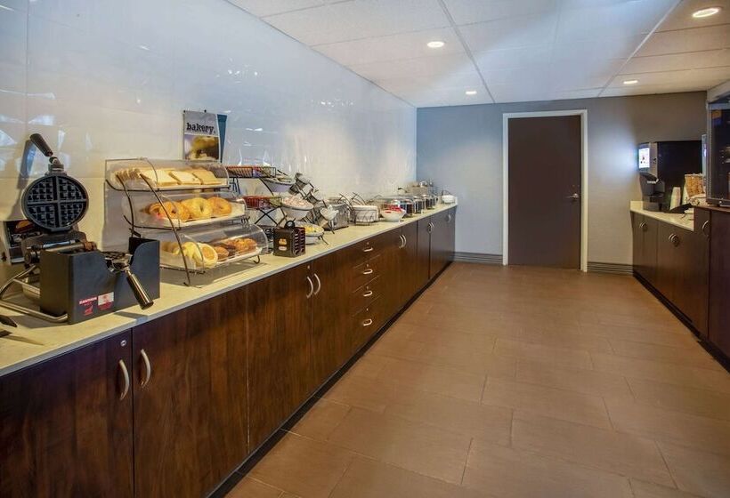 Microtel Inn & Suites By Wyndham Timmins