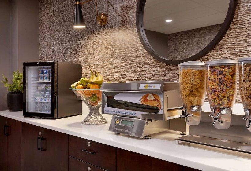 Microtel Inn And Suites By Wyndham Weyburn