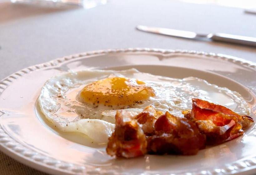 Moma Hotel Cannigione