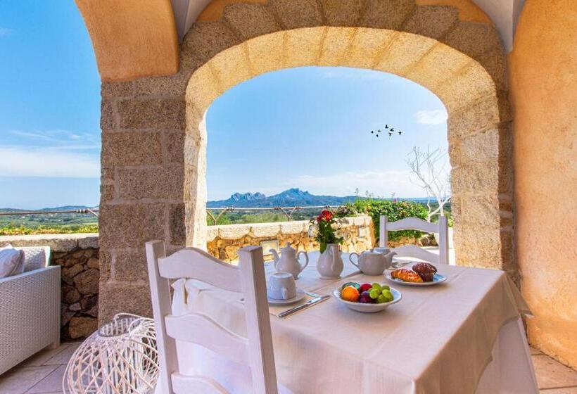 Moma Hotel Cannigione