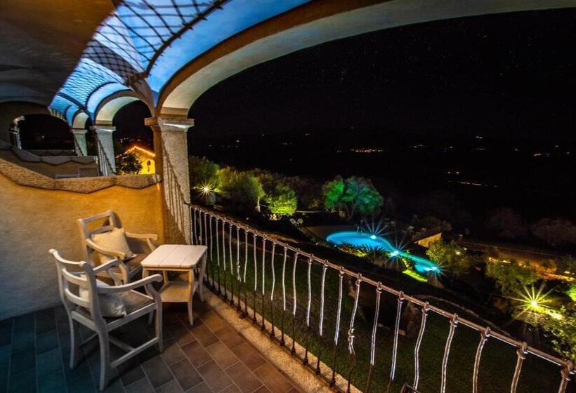 Moma Hotel Cannigione