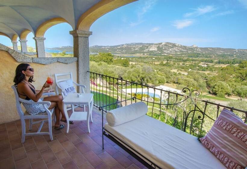 Moma Hotel Cannigione