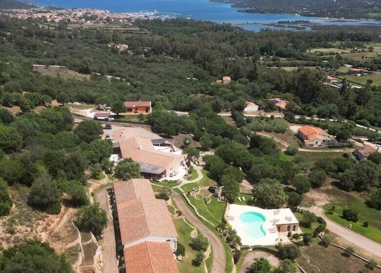 Moma Hotel Cannigione