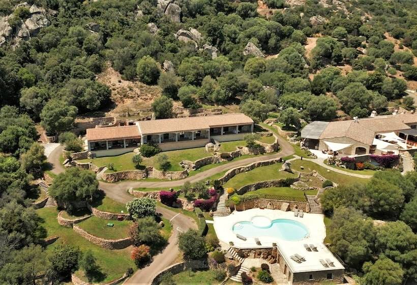 Moma Hotel Cannigione