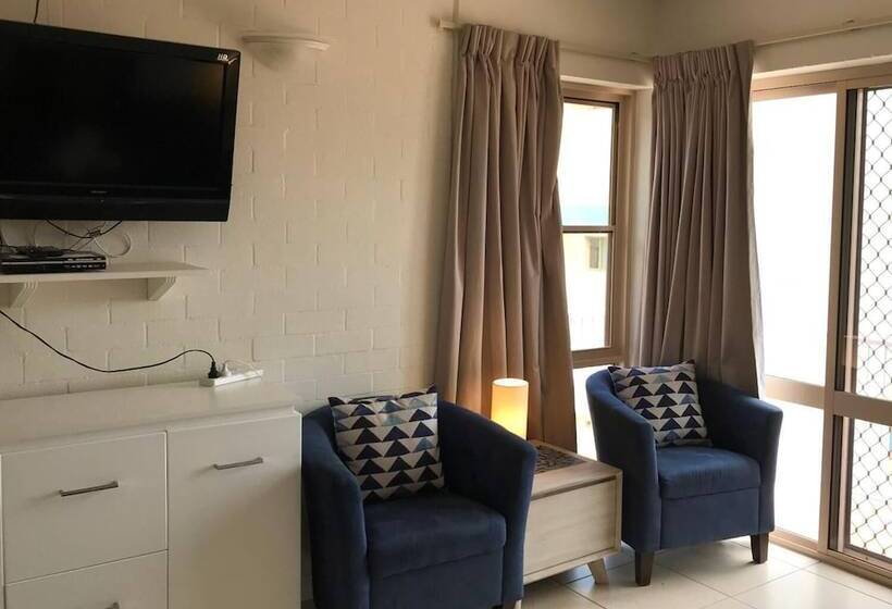 מוטל Bargara Shoreline Apartments