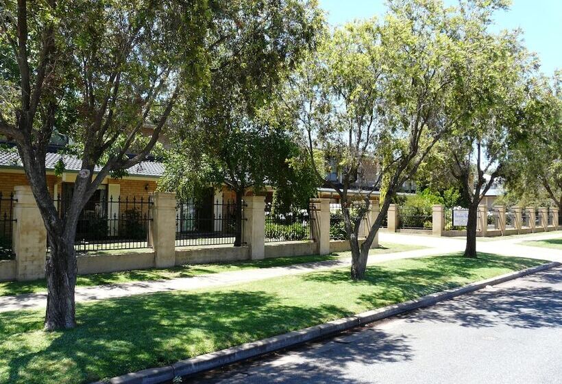 مُتل Garden City Motor Inn