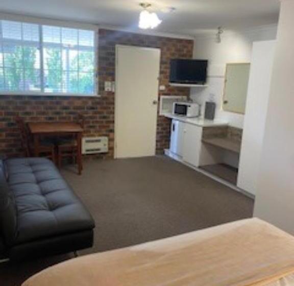 مُتل Kinross Inn