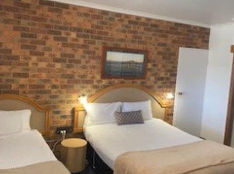 مُتل Kinross Inn