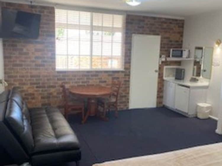 مُتل Kinross Inn