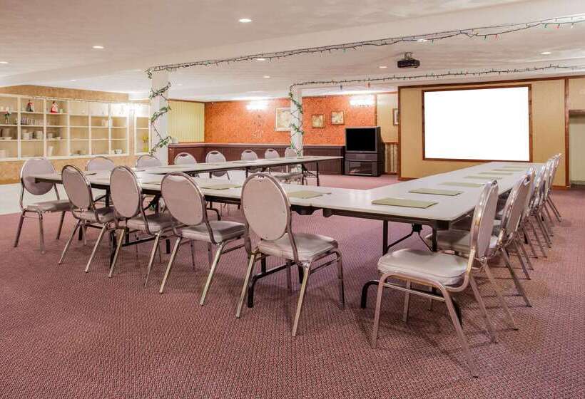 فندق على الطريق Knights Inn Woodstock