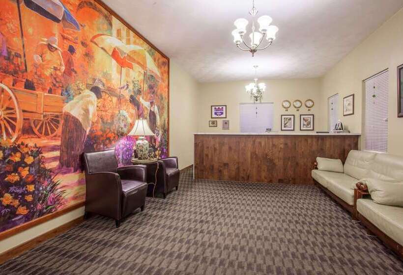 فندق على الطريق Knights Inn Woodstock