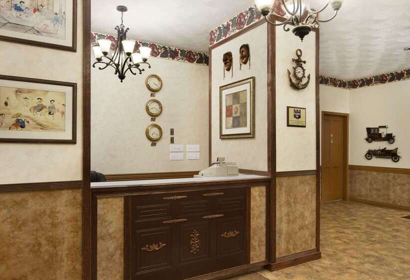 فندق على الطريق Knights Inn Woodstock