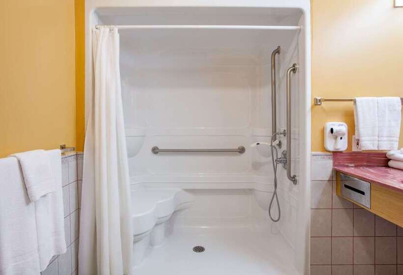 فندق على الطريق Knights Inn Woodstock