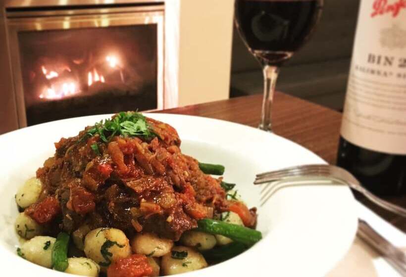 Oscars Hotel And Cafe Bar