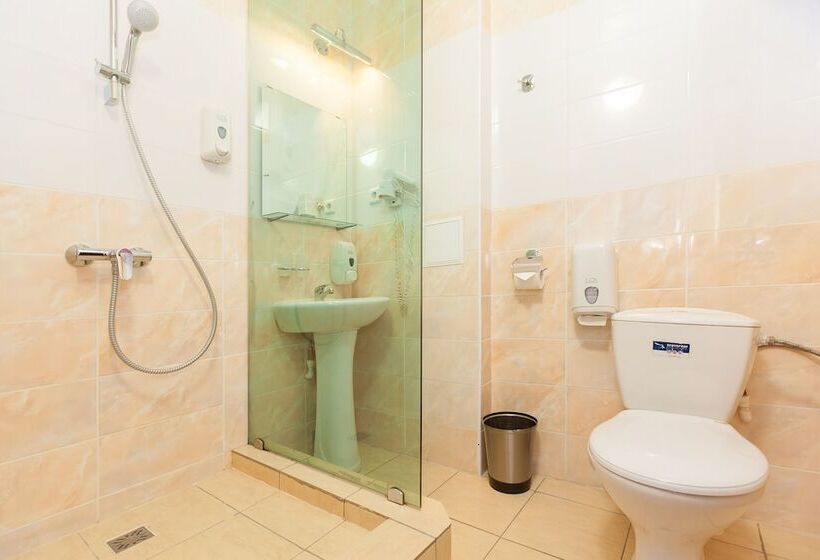 Regina Hotel On Baumana