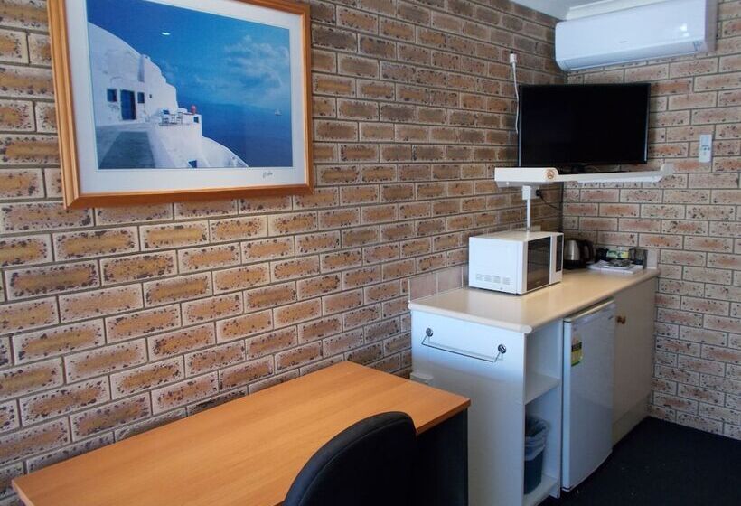 Sunshine Coast Airport Motel