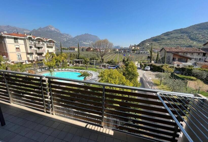 4 Limoni Apartment Resort