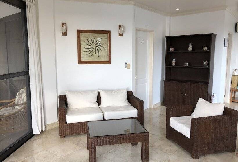 Argonauta Boracay Boutique Hotel With Apartments And Villas