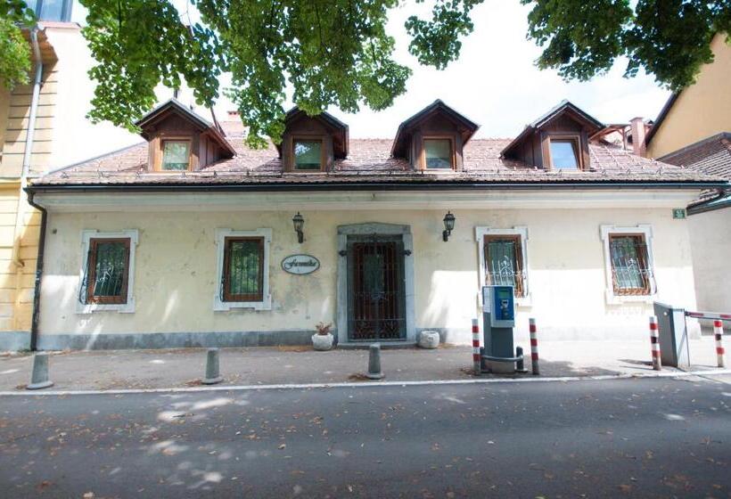 تختخواب و صبحانه Rooms Sincere 1830