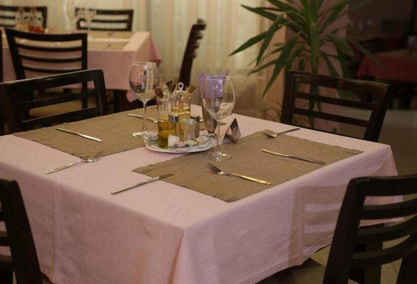 Family Hotel Avramov