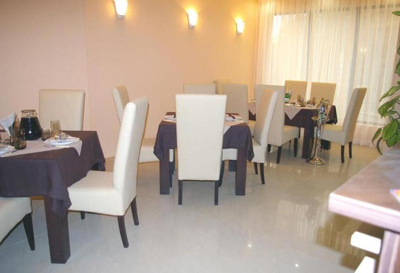 Family Hotel Avramov