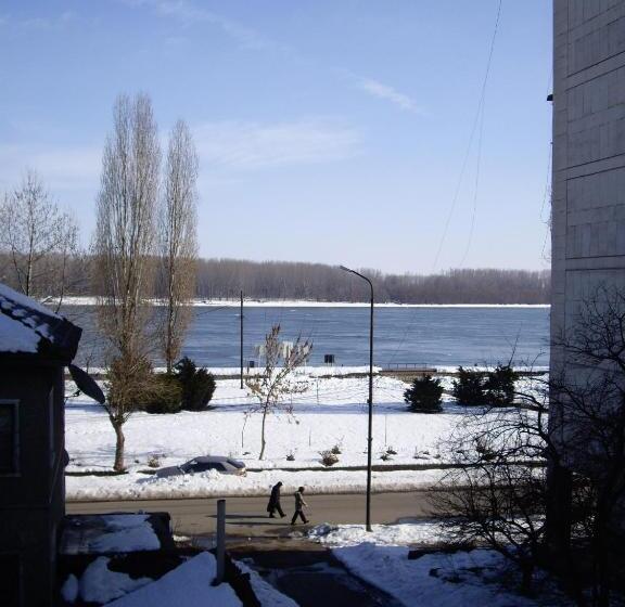 Family Hotel Avramov