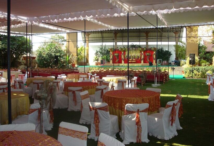 فندق Aalankrita Resort And Convention