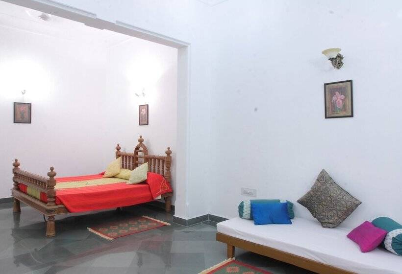 호텔 Aashiya Haveli