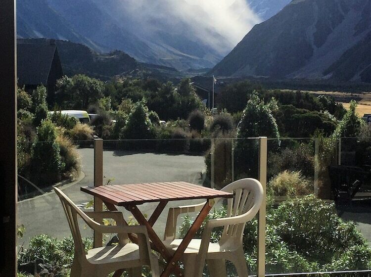 هتل Aoraki Mount Cook Alpine Lodge