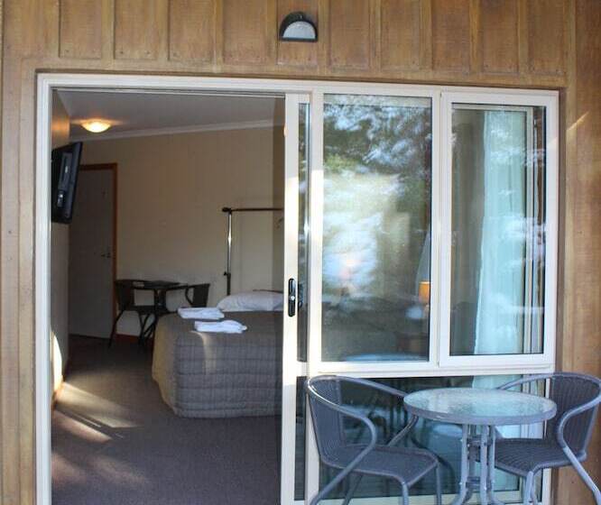 هتل Aoraki Mount Cook Alpine Lodge