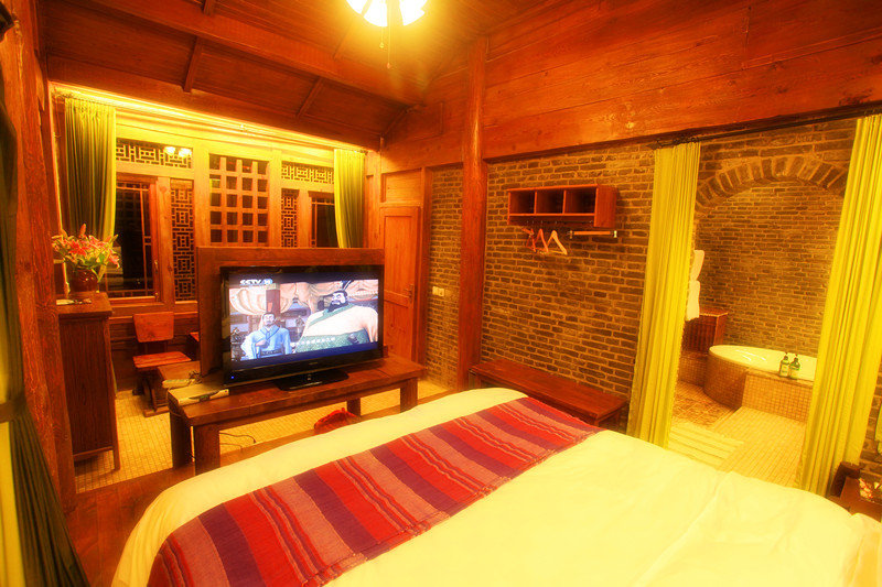 هتل Blossom Hill Inn Lijiang Springland