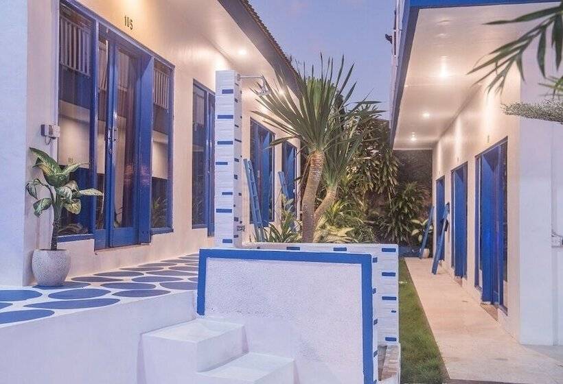 فندق Bombora Surf Camp